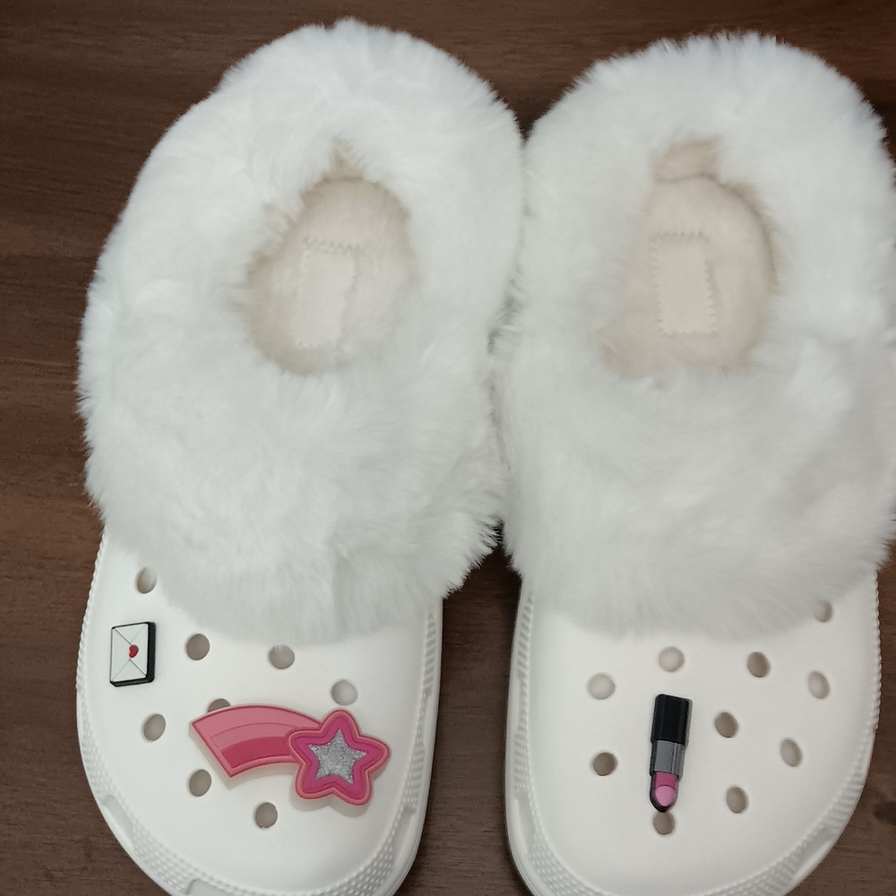 Crocs Fur Classic Mammoth Charm Clog White  New